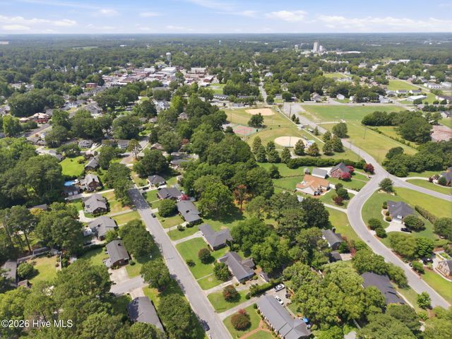 3284 N Walnut Street, Farmville, NC 27828