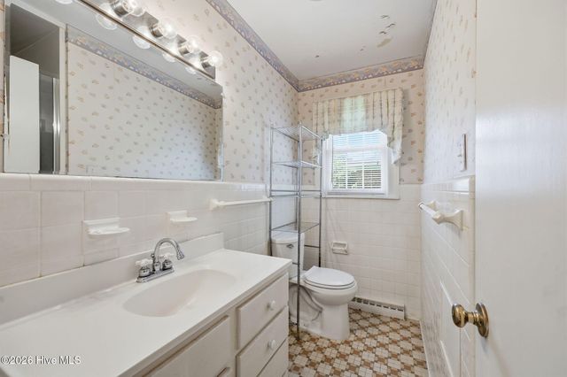 3284 N Walnut Street, Farmville, NC 27828