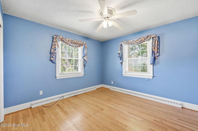 3284 N Walnut Street, Farmville, NC 27828