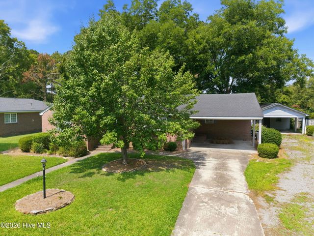 3284 N Walnut Street, Farmville, NC 27828