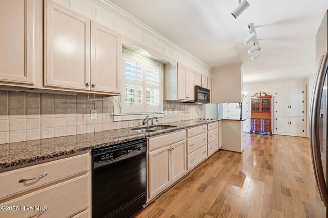 3284 N Walnut Street, Farmville, NC 27828