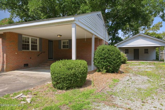 3284 N Walnut Street, Farmville, NC 27828