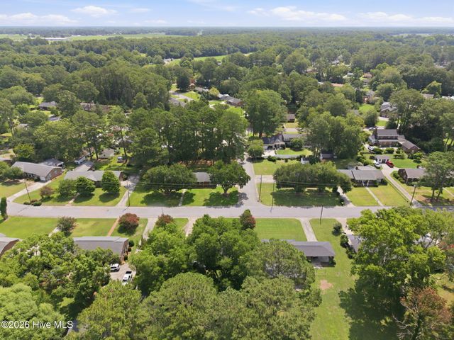 3284 N Walnut Street, Farmville, NC 27828
