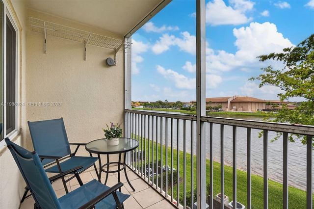 1301 SW 134th Way 313B, Pembroke Pines, FL 33027