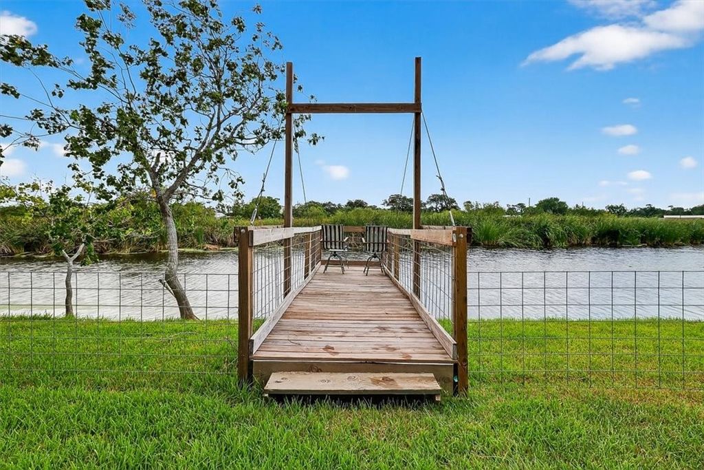 478 Saint Charles W, Rockport, TX 78382 — photo 2