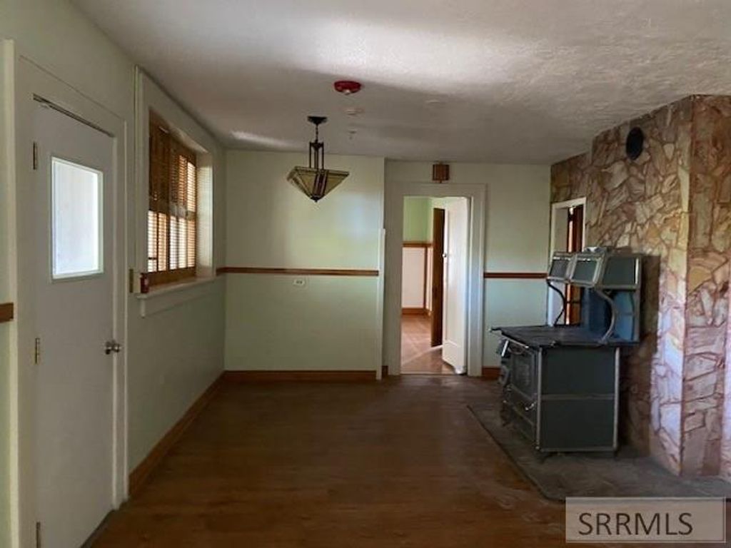 Image 13 of property listing at 2859 E 650 N, Roberts, ID 83444