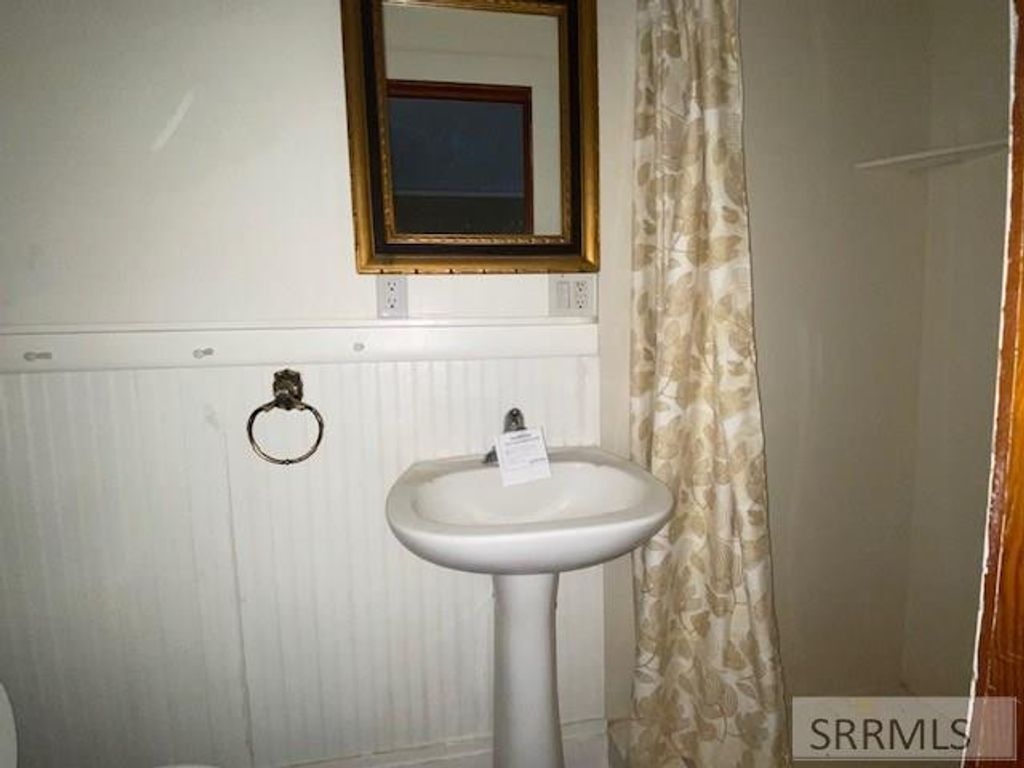 Image 3 of property listing at 2859 E 650 N, Roberts, ID 83444