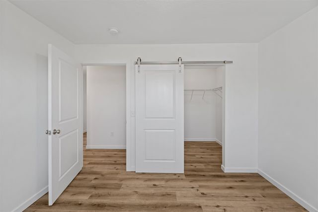 1200 Harbor Dr, Salina, KS 67401