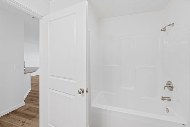 1200 Harbor Dr, Salina, KS 67401