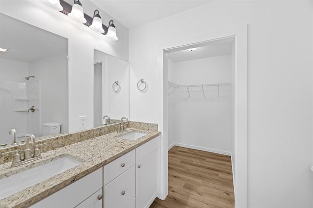 1200 Harbor Dr, Salina, KS 67401