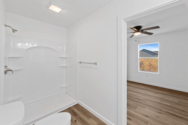 1200 Harbor Dr, Salina, KS 67401