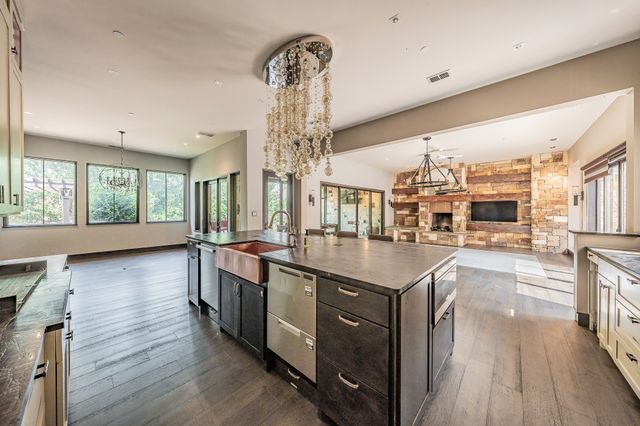 1413 Post Oak Place, Westlake, TX 76262