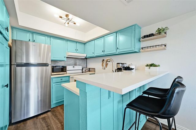 115 Comanche PT, Point Venture, TX 78645