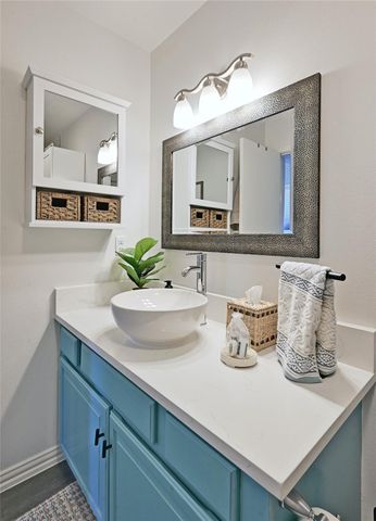 115 Comanche PT, Point Venture, TX 78645