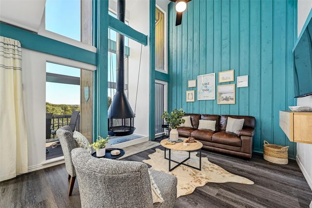 115 Comanche PT, Point Venture, TX 78645