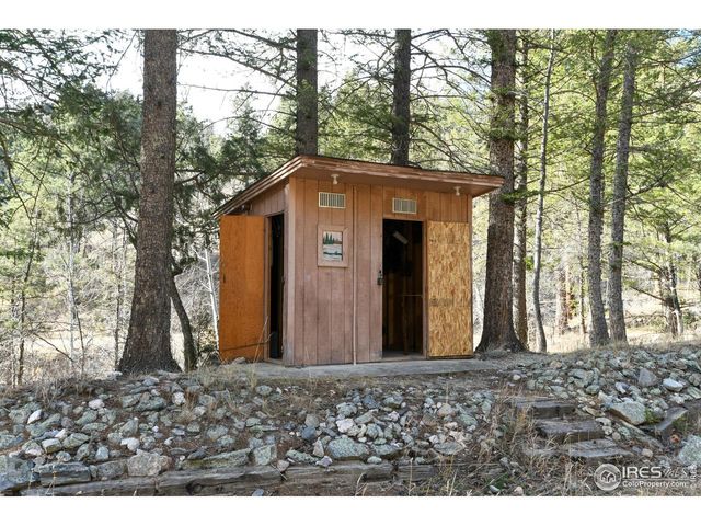 416 Black Creek Dr, Glen Haven, CO 80532