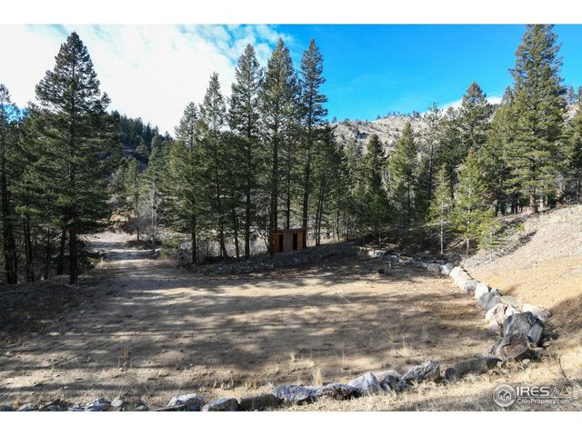 416 Black Creek Dr, Glen Haven, CO 80532