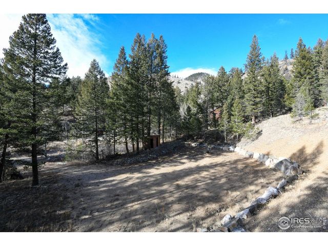 416 Black Creek Dr, Glen Haven, CO 80532