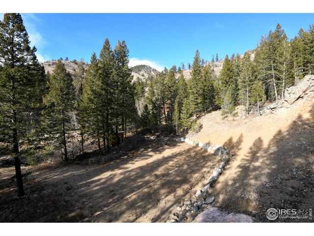 416 Black Creek Dr, Glen Haven, CO 80532