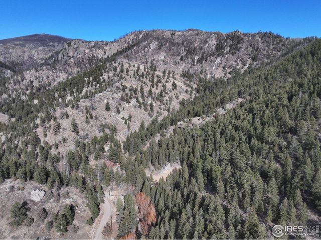 416 Black Creek Dr, Glen Haven, CO 80532