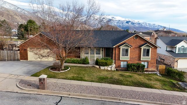 1443 E WASHAKIE CIR, Ogden, UT 84403