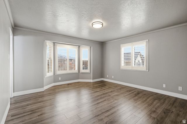 1443 E WASHAKIE CIR, Ogden, UT 84403