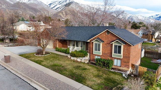 1443 E WASHAKIE CIR, Ogden, UT 84403