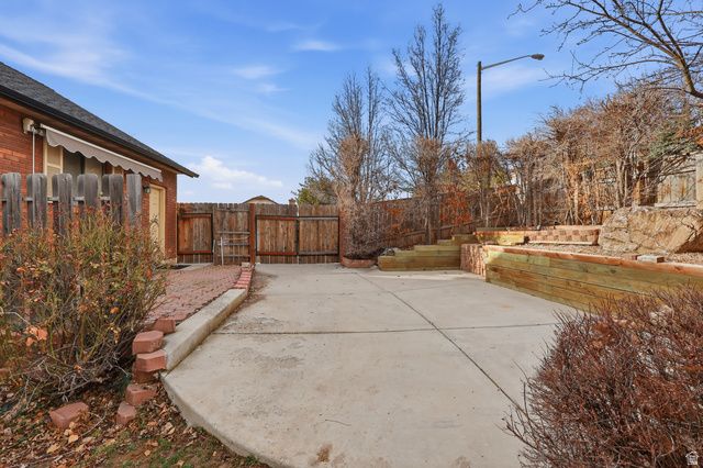 1443 E WASHAKIE CIR, Ogden, UT 84403