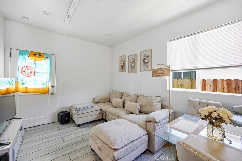 Image 13 of property listing at 151 E 69th, Los Angeles, CA 90003