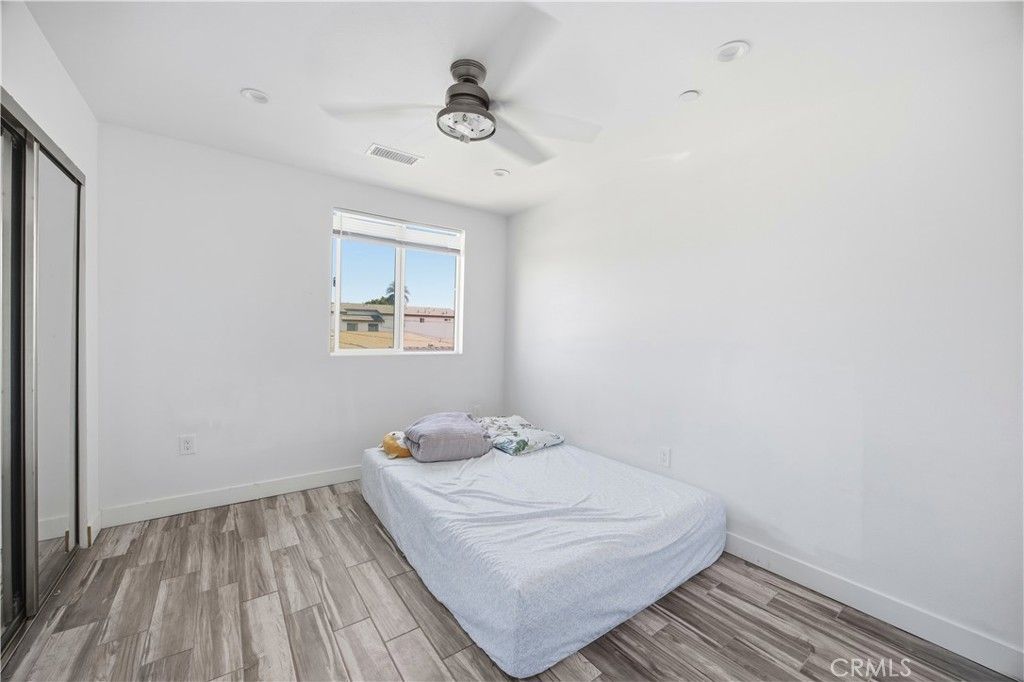 Image 27 of property listing at 151 E 69th, Los Angeles, CA 90003