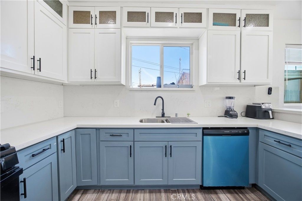 Image 32 of property listing at 151 E 69th, Los Angeles, CA 90003