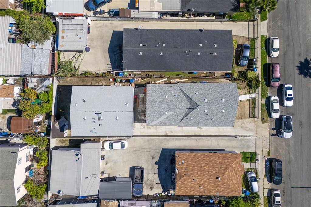 Image 6 of property listing at 151 E 69th, Los Angeles, CA 90003