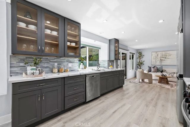 19700 Lull, Winnetka, CA 91306