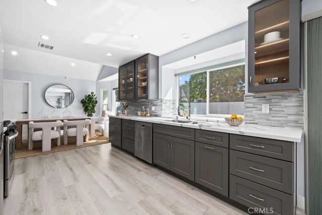 19700 Lull, Winnetka, CA 91306