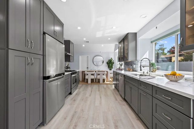 19700 Lull, Winnetka, CA 91306