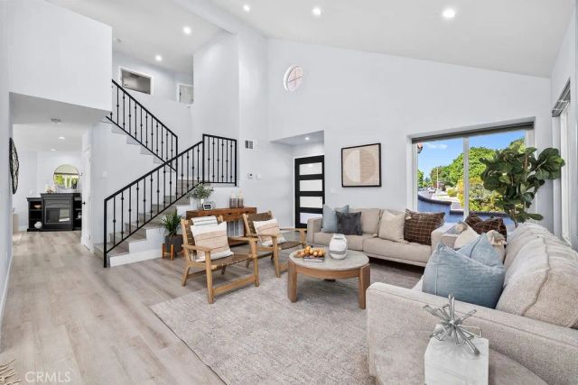 19700 Lull, Winnetka, CA 91306