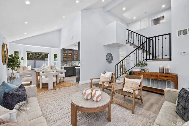 19700 Lull, Winnetka, CA 91306
