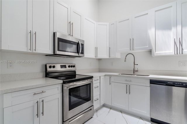 9804 NW 37th St 3E, Sunrise, FL 33351