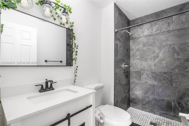 9804 NW 37th St 3E, Sunrise, FL 33351