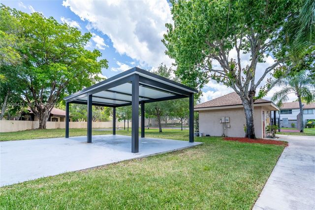 9804 NW 37th St 3E, Sunrise, FL 33351