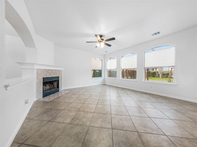 202 Holmstrom ST, Hutto, TX 78634