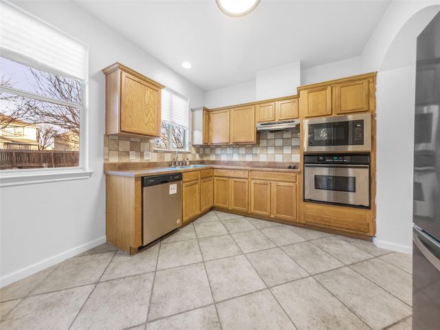 202 Holmstrom ST, Hutto, TX 78634