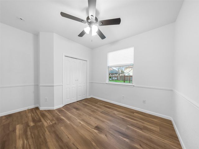 202 Holmstrom ST, Hutto, TX 78634