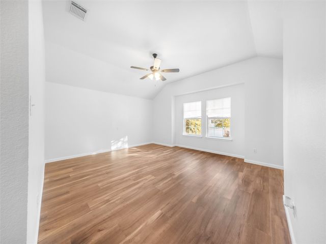 202 Holmstrom ST, Hutto, TX 78634