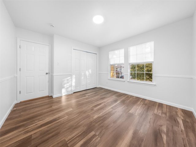 202 Holmstrom ST, Hutto, TX 78634