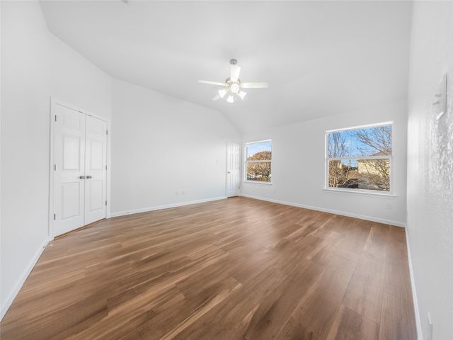 202 Holmstrom ST, Hutto, TX 78634