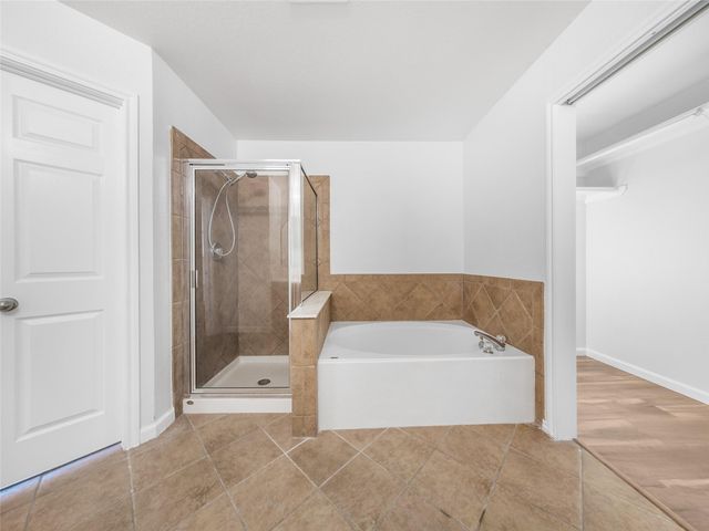 202 Holmstrom ST, Hutto, TX 78634