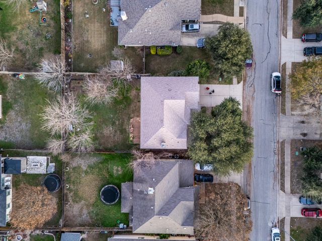 202 Holmstrom ST, Hutto, TX 78634