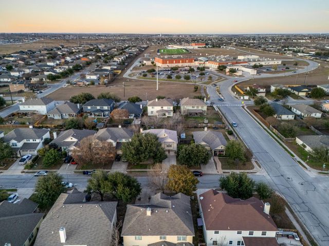 202 Holmstrom ST, Hutto, TX 78634