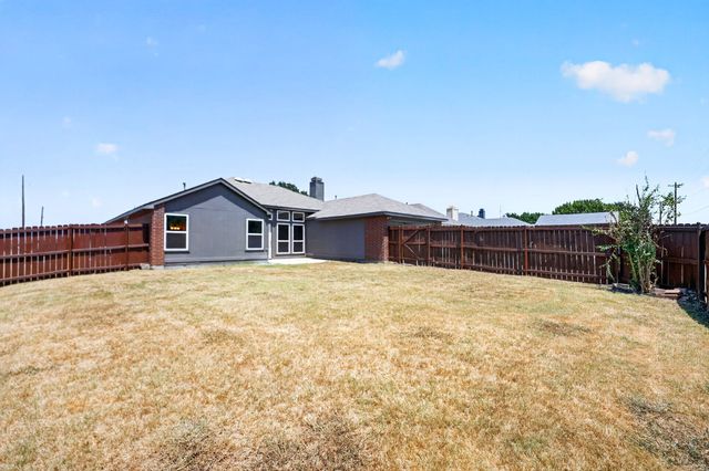 5800 Baker Drive, The Colony, TX 75056